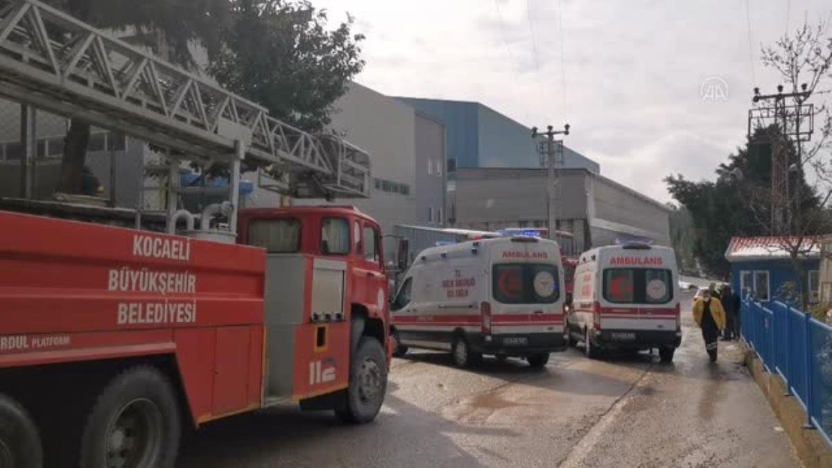 Arızalanan kalıp makinesinden fırlayan parçalar 3 işçiyi yaraladı