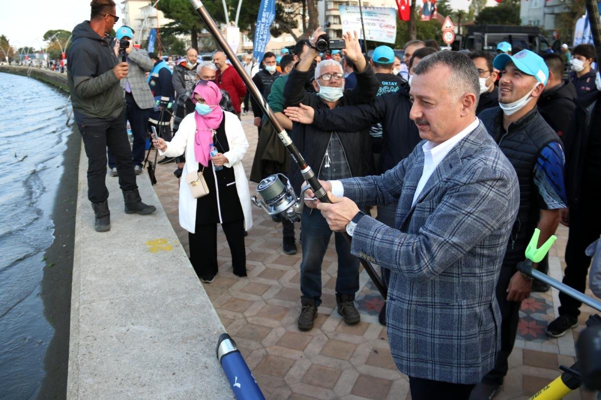 Balık Yakalama Müsabakası’nda birinci oltayı Lider Büyükakın attı