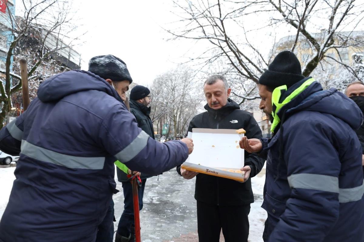 Başkan Büyükakın’dan karla mücadele eden ekiplere teşekkür