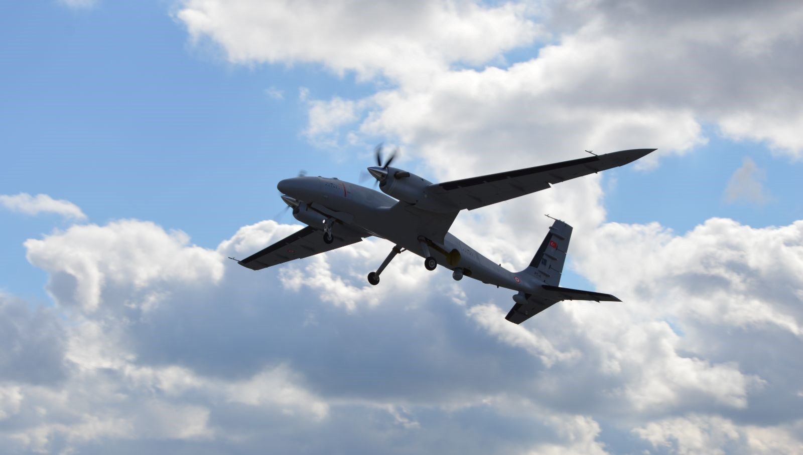 Bayraktar AKINCI TİHA milli havacılık tarihinin irtifa rekorunu kırdı