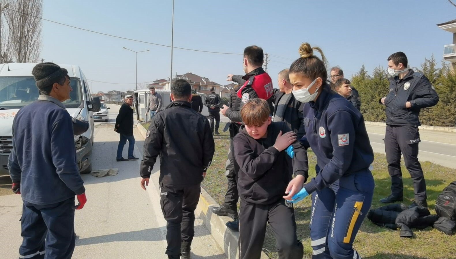 Bursa’da öğrenci servisi ile minibüs çarpıştı: 4 yaralı