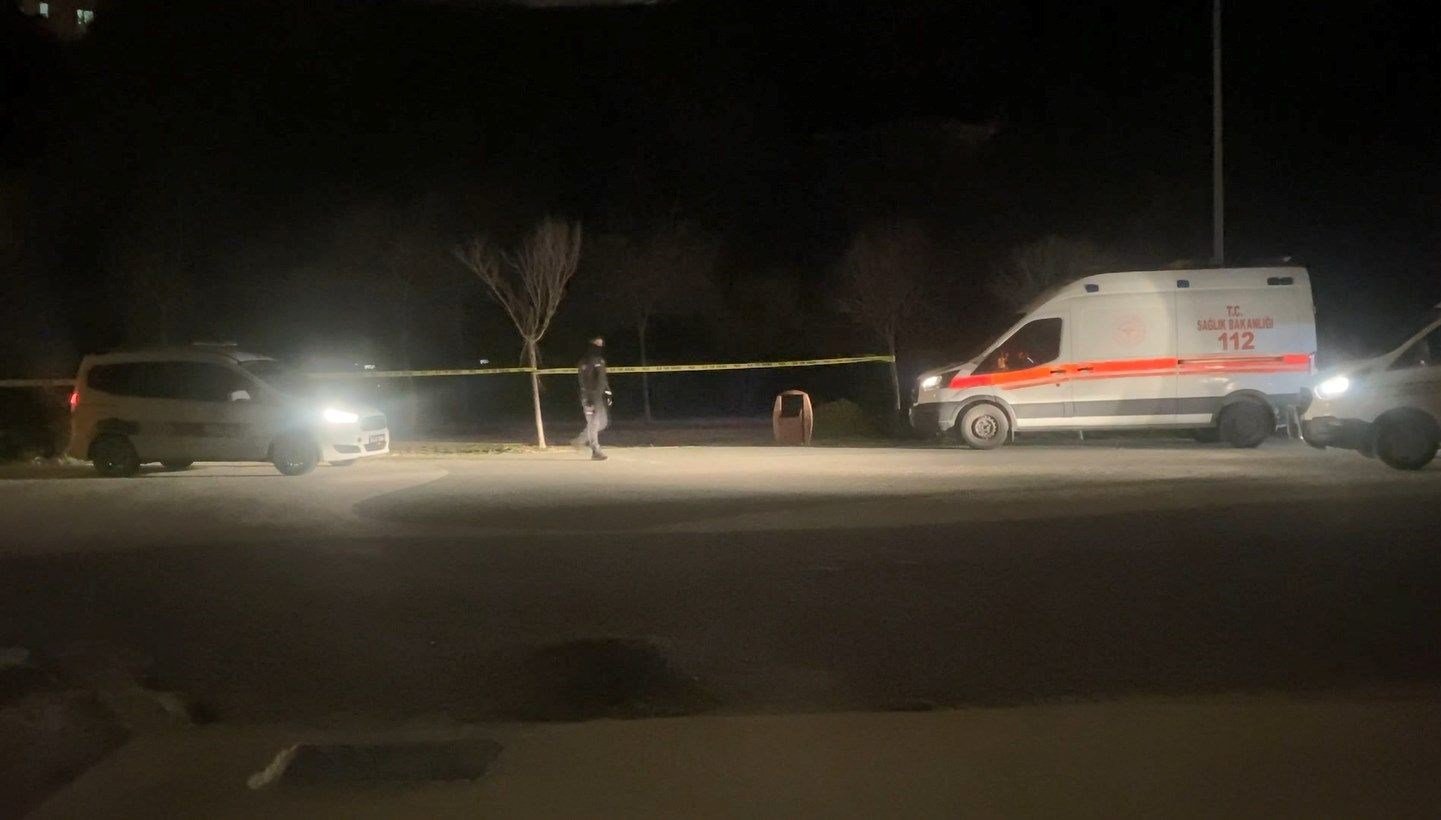 Büyükçekmece sahilinde iki ceset bulundu