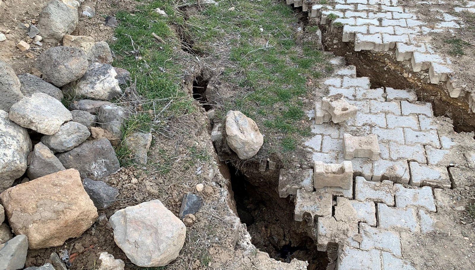 Çankırı’da toprak kayması: 6 ev tahliye edildi
