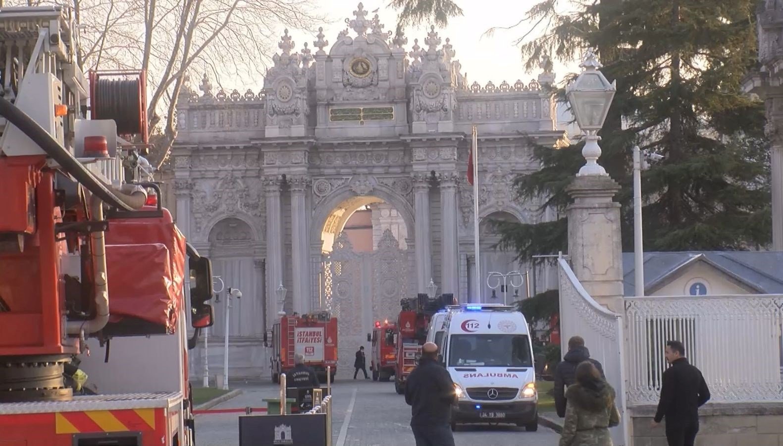 Dolmabahçe Sarayı’nın marangozhanesinde yangın çıktı