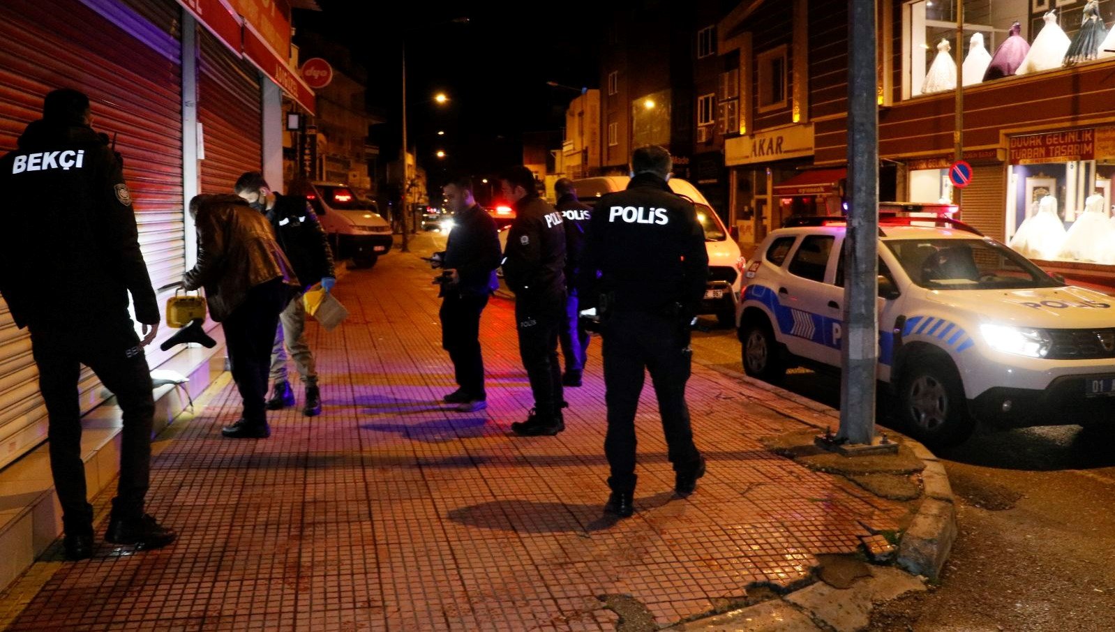 Düğün salonunda başlayan tartışma kanlı bitti: 4 yaralı