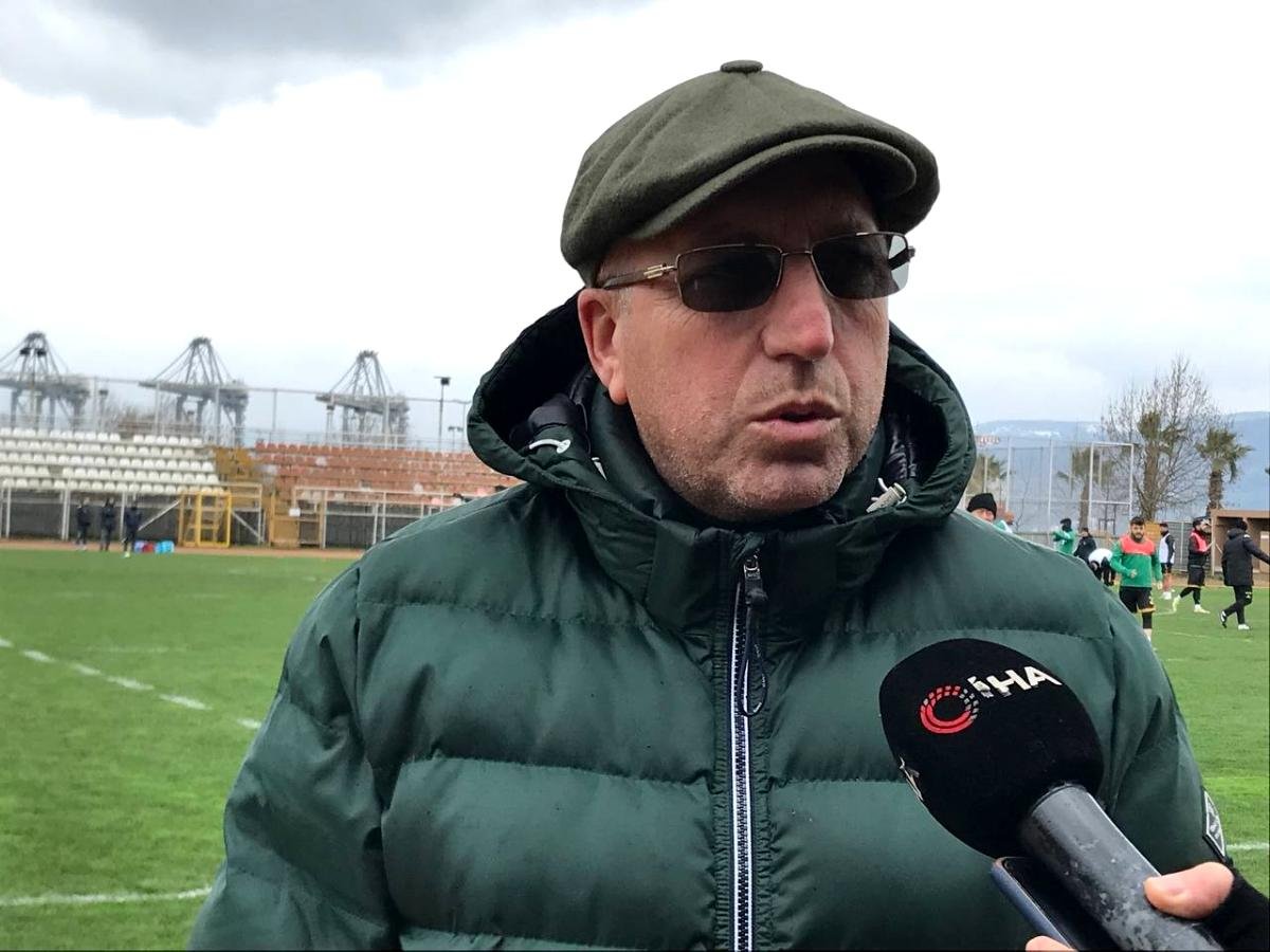 Engin Koyun’dan Tuzlaspor’un kullandığı stadyuma ilişkin açıklama: “Zeminin bozulmasını arzu etmiyorum”