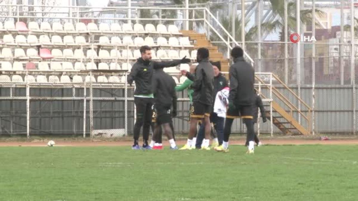 Engin Koyun’dan Tuzlaspor’un kullandığı stadyuma ilişkin açıklama: “Zeminin bozulmasını arzu etmiyorum”
