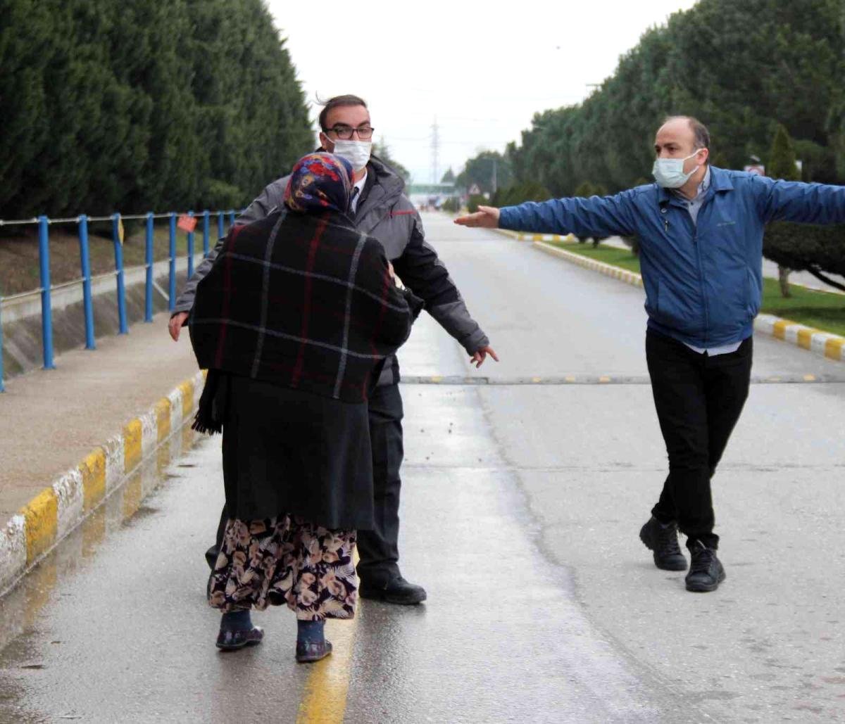 Hyundai fabrikasındaki arazilerine giremiyorlar, kriz büyüyor