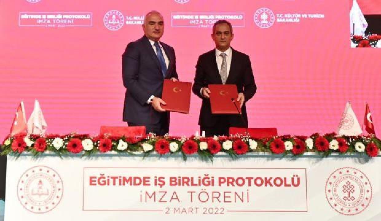 İki bakanlığın iş birliğiyle Sosyal Bilimler Liselerinde ‘Atatürk Kitaplığı’ kurulacak