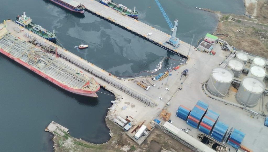 İzmit Körfezi’ni kirleten gemiye 1 milyon 624 bin lira ceza