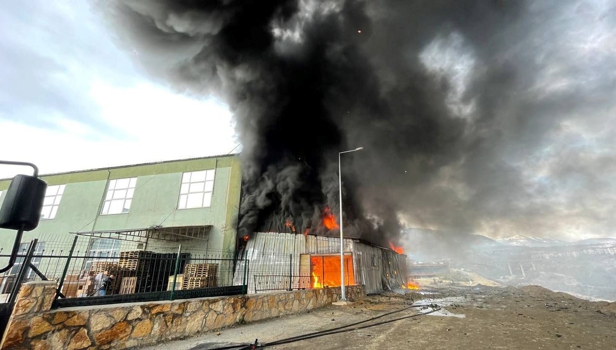 Karabük’te fabrika yangını