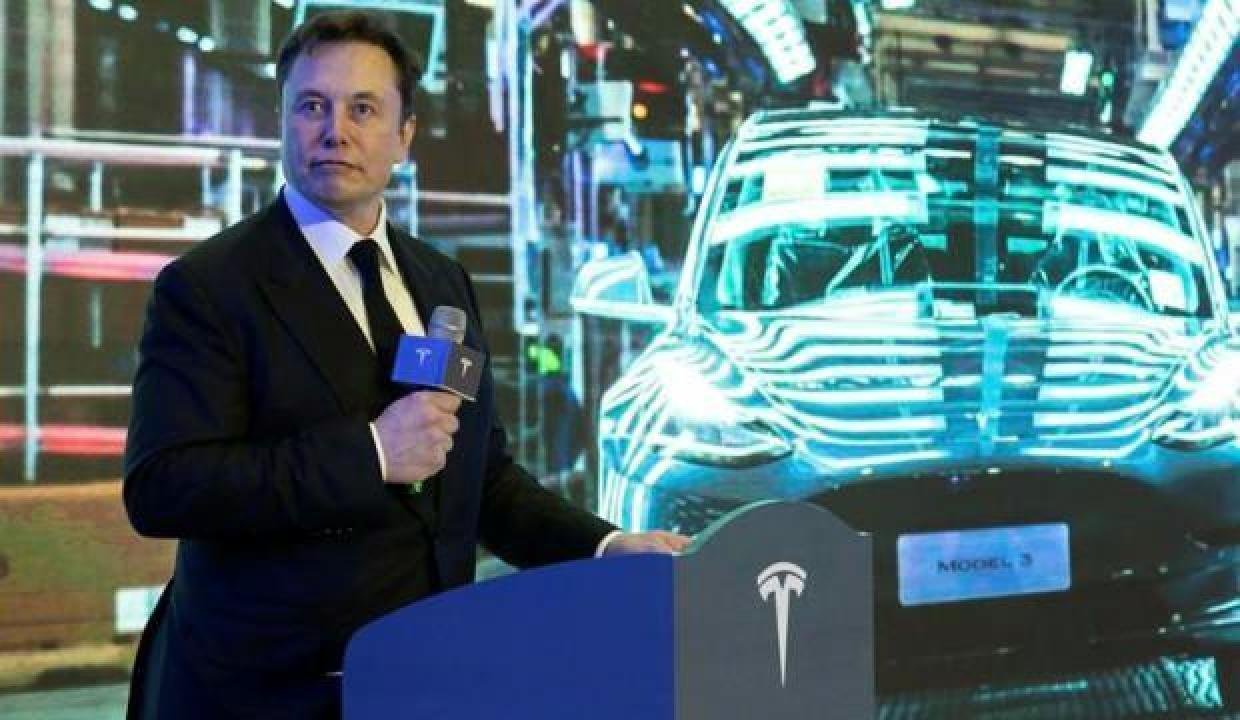 Karantina duyuruldu! Tesla, Foxconn, Apple…