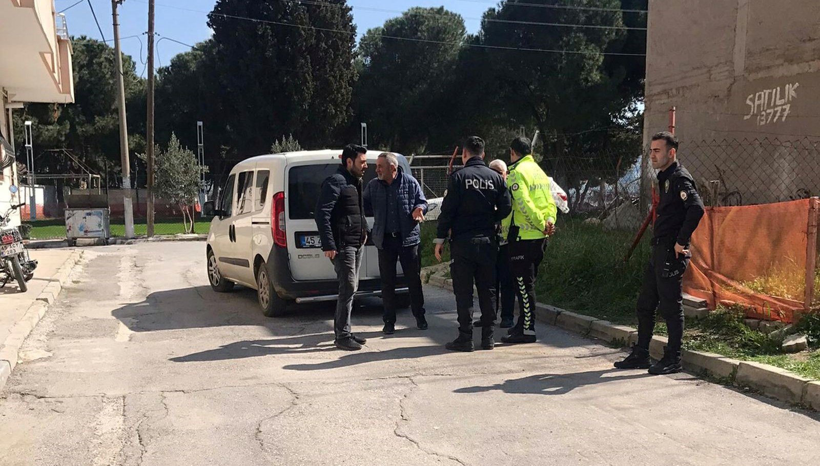 Katili bulmak için özel ekip kurulan Manisa’da bir kedi daha bacakları kesilmiş olarak ölü bulundu