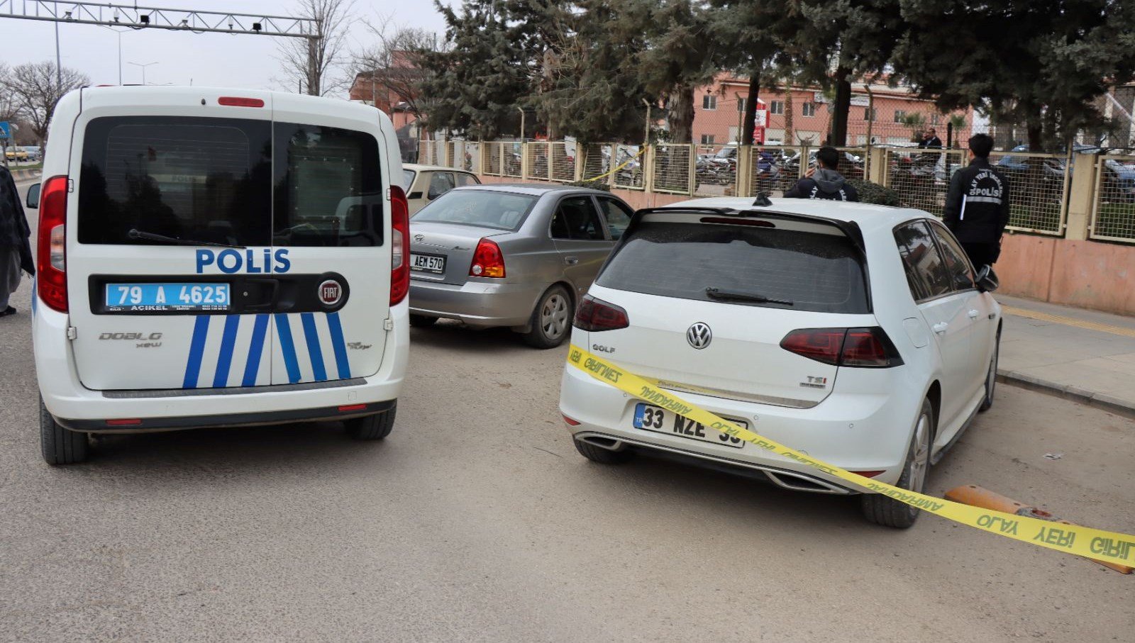 Kilis’te bir polis, silahla biri eşi olan 2 hemşireyi yaraladı