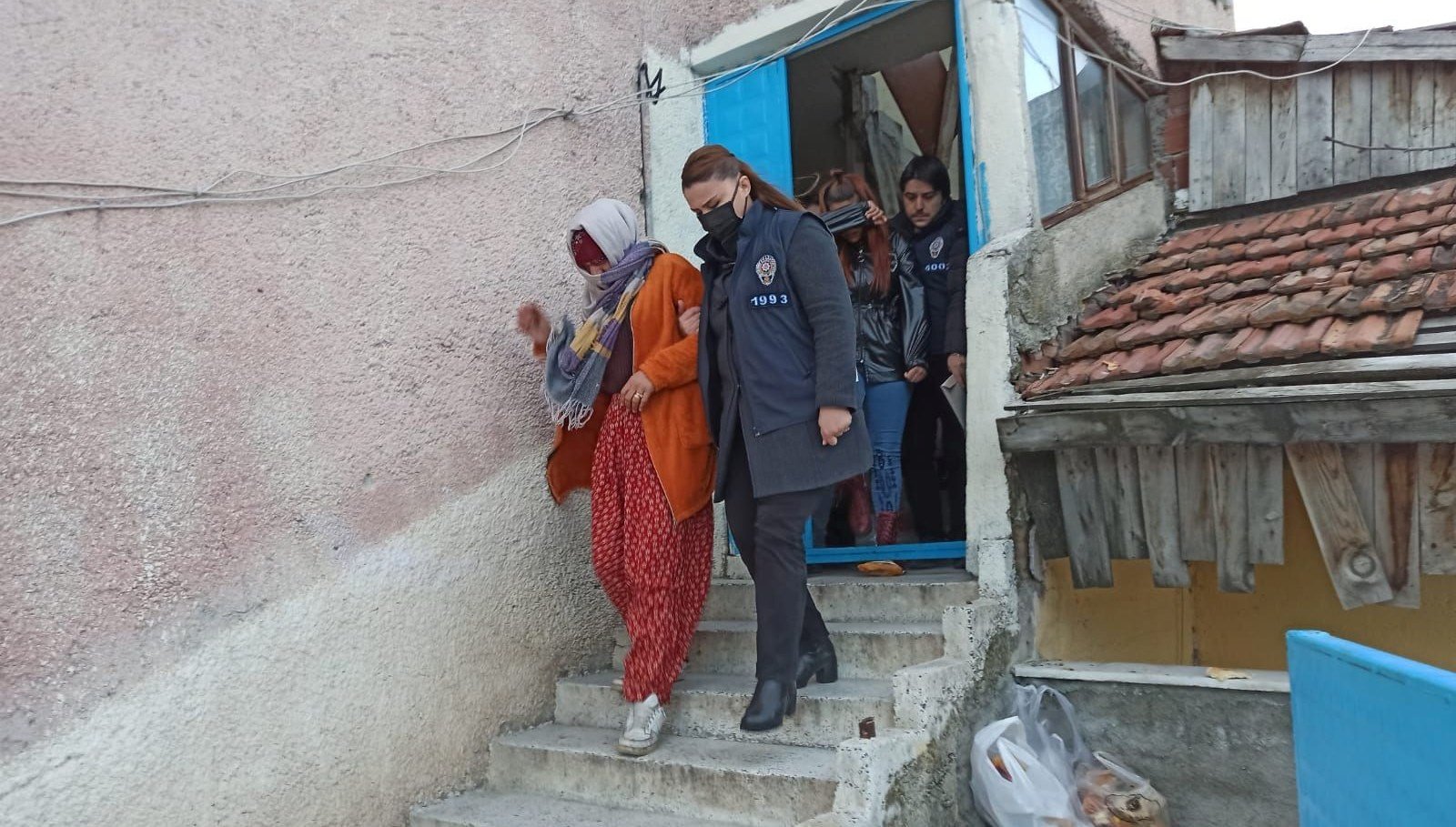 ‘Kiralık ev bakma’ bahanesiyle evleri soyan şebeke çökertildi: 24 gözaltı