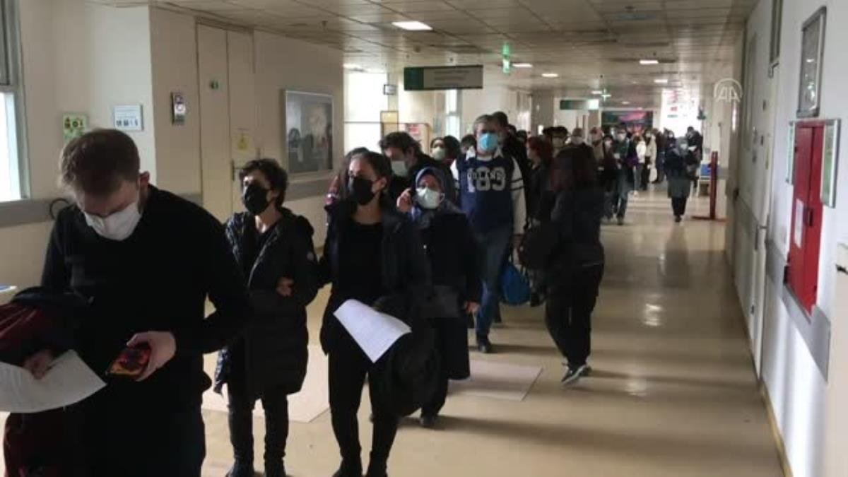 Koronavirüs Bilim Kurulu Üyesi Şener’den yeni varyantlara karşı aşılama uyarısı Açıklaması