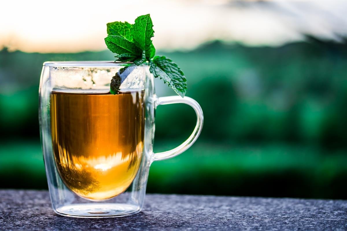 Nane limon nasıl yapılır? Nane limon çayı nasıl yapılır? Nane limonun yararları nelerdir? Nane limon neye âlâ gelir?