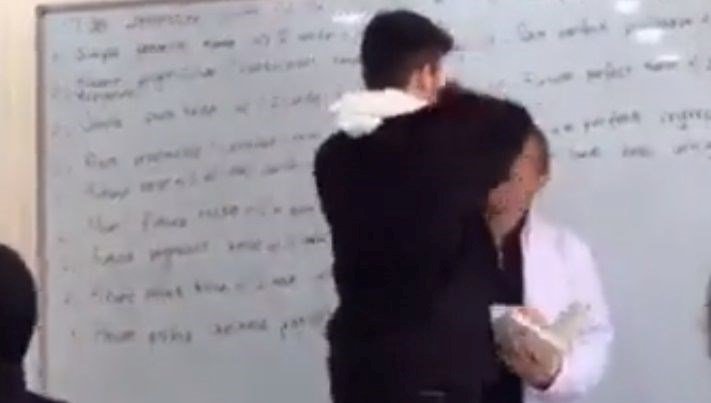 Öğretmene ‘kabul edilemez’ davranışa soruşturma