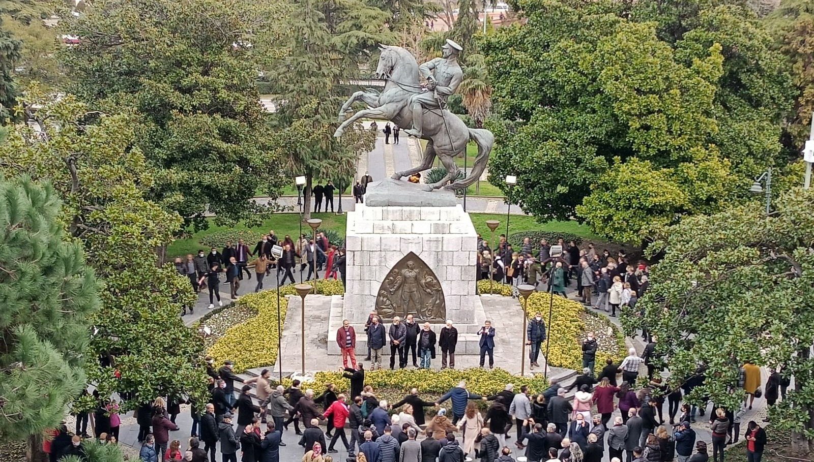 Onur Anıtı’na saldıran kuzenler, 29 Mart’ta hakim karşısına çıkacak