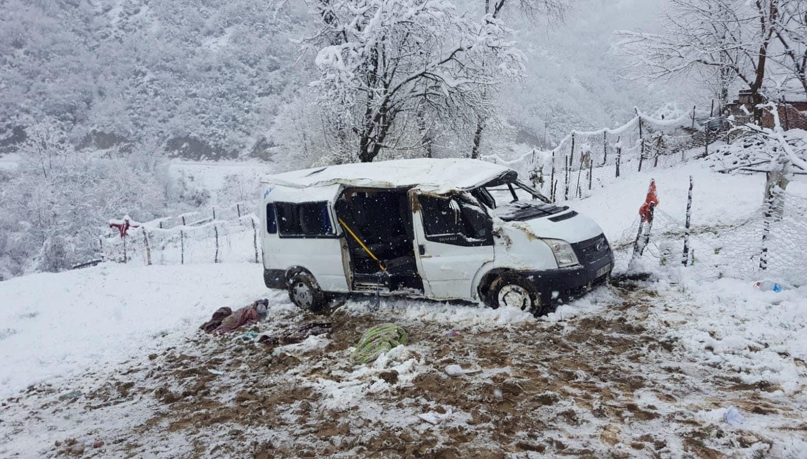 Samsun’da öğrenci servisi devrildi: 1 ölü, 7 yaralı
