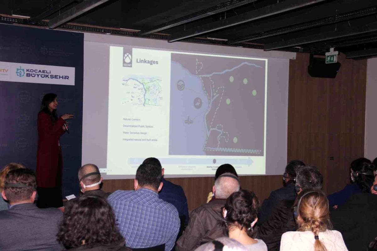 Şehir plancısı ve mimarlar, Kocaeli’deki fuar alanı için projelerini sundu