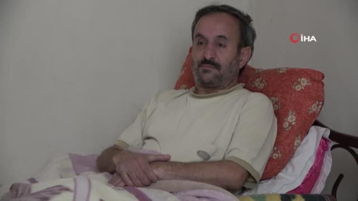 Sekeli hastası eşine 3 yıldır gözü gibi bakıyor
