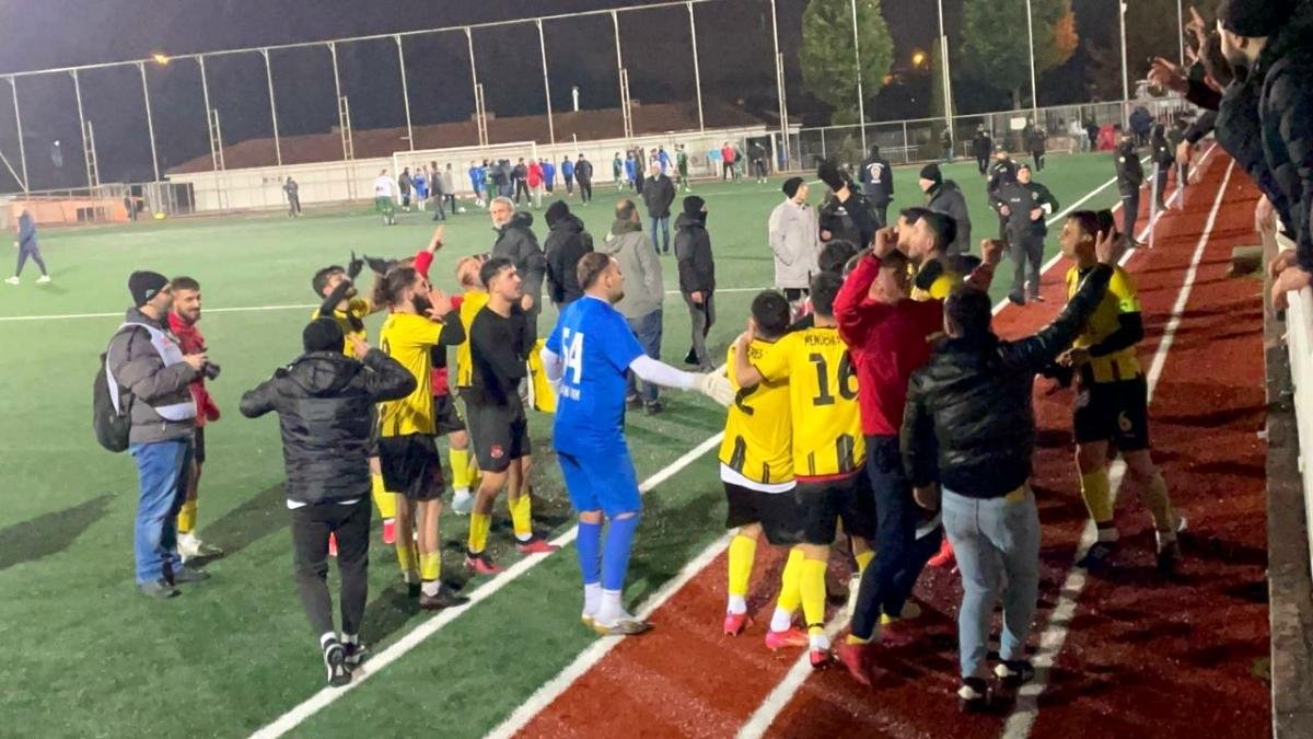 Son dakika… Çayırova Menderesspor, Kocaeli Süper Amatör Lig’e yükseldi