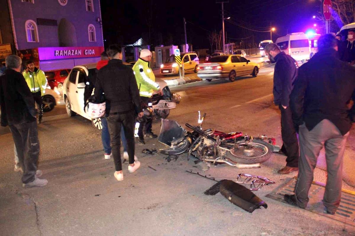 Son dakika haber | Kavşakta feci kaza: 2 yaralı
