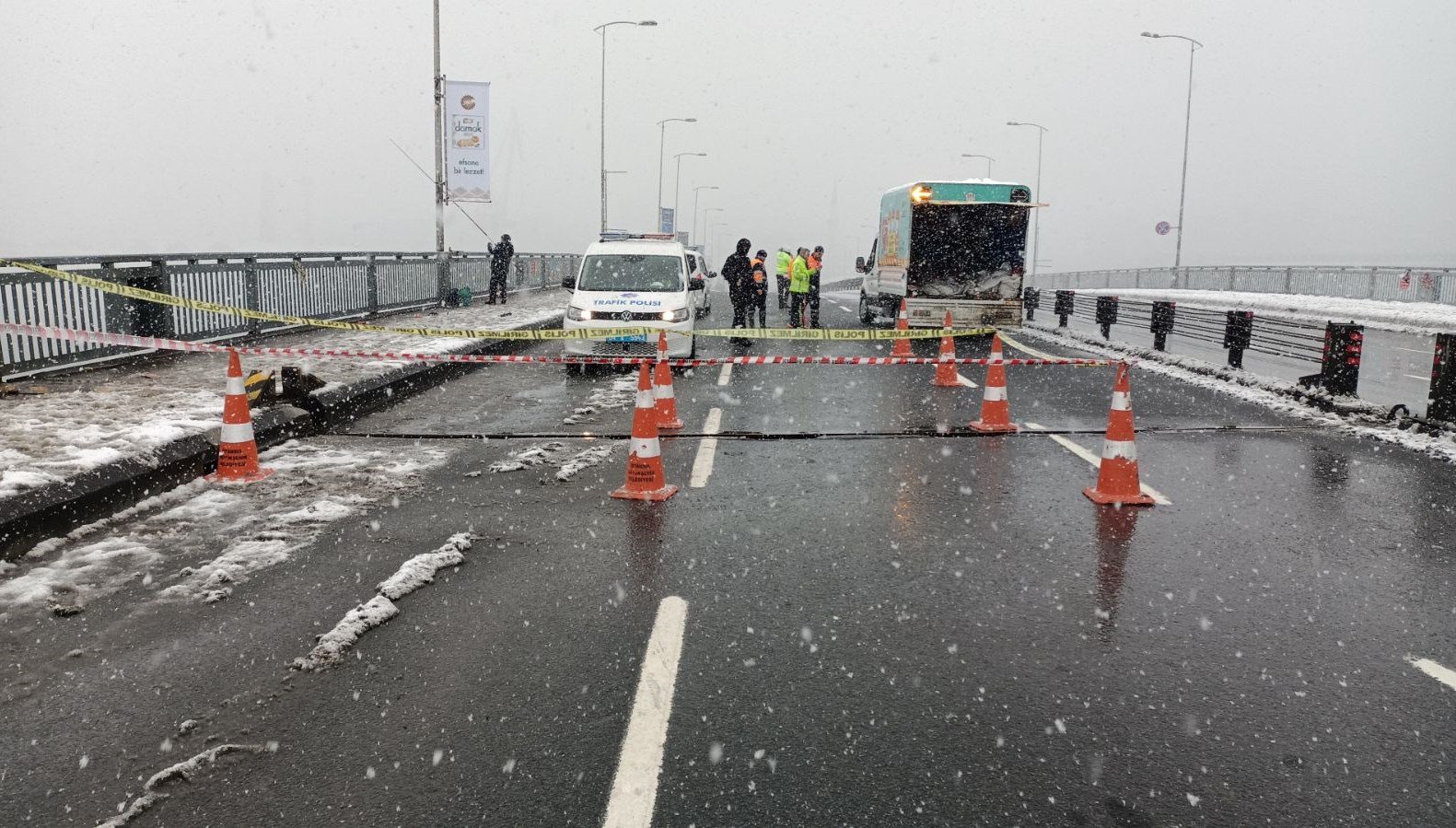 SON DAKİKA HABERİ: Unkapanı Köprüsü tek yönlü trafiğe kapatıldı