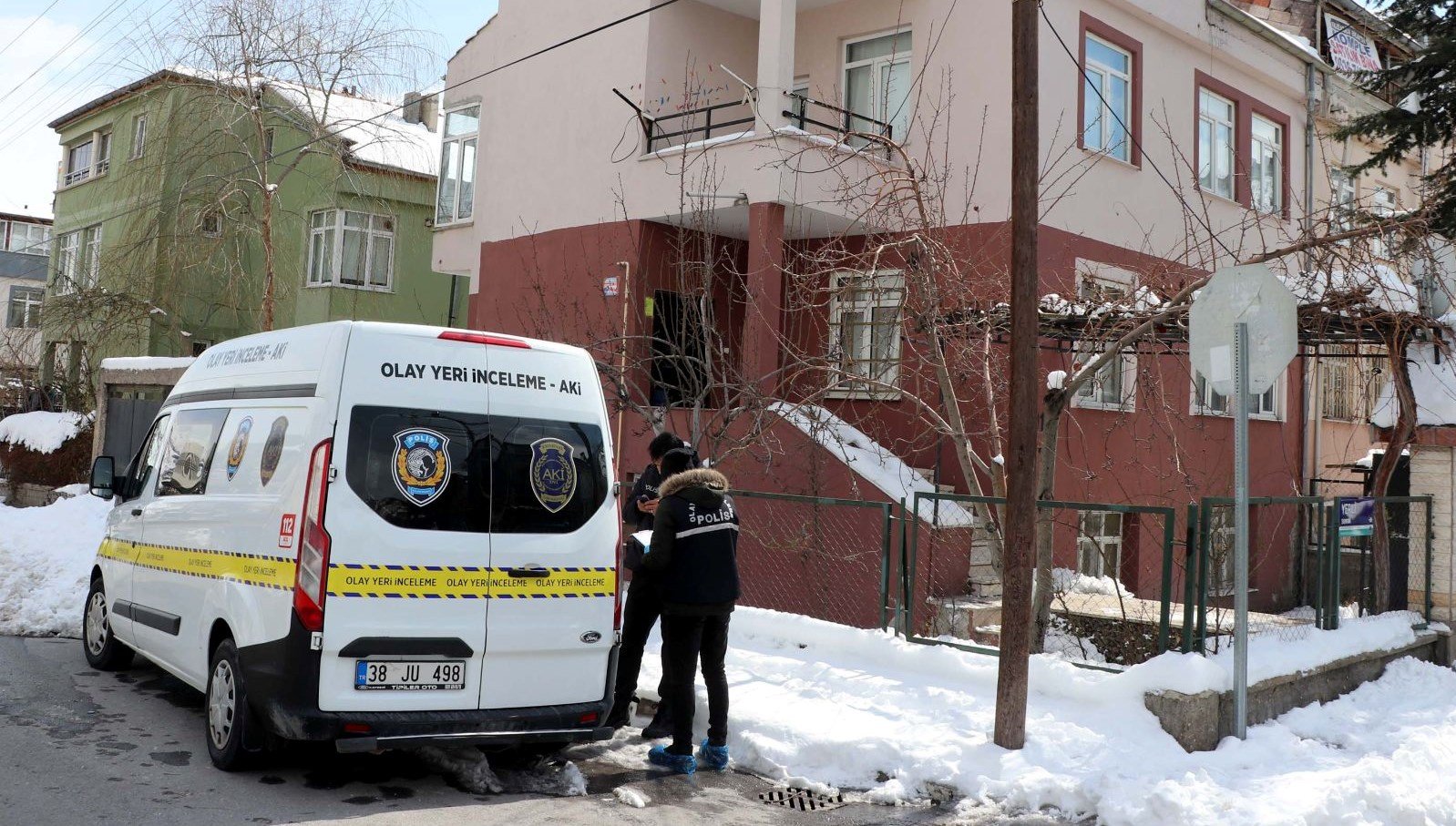 Temizlediği tüfeği ateş alınca karnından vuruldu