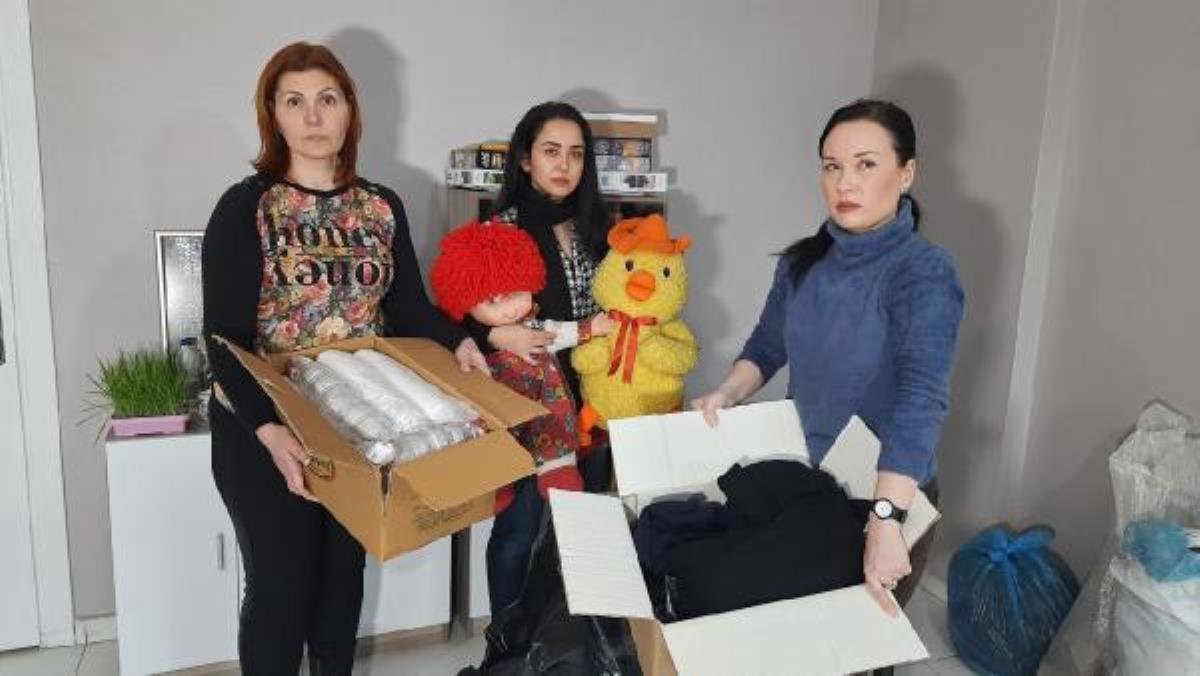 Tercümanlık bürosunu yardım toplama merkezine çevirdi