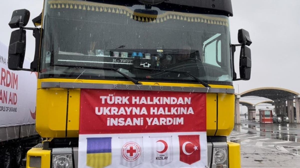 Türkiye’den gelen yardım tırını gören Ukraynalılar gözyaşlarını tutamadı