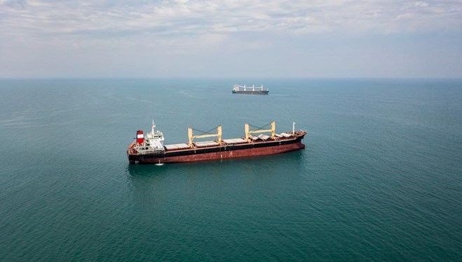 Ukrayna limanlarında bekleyen Türk sahipli 2 gemi kalkış yaptı