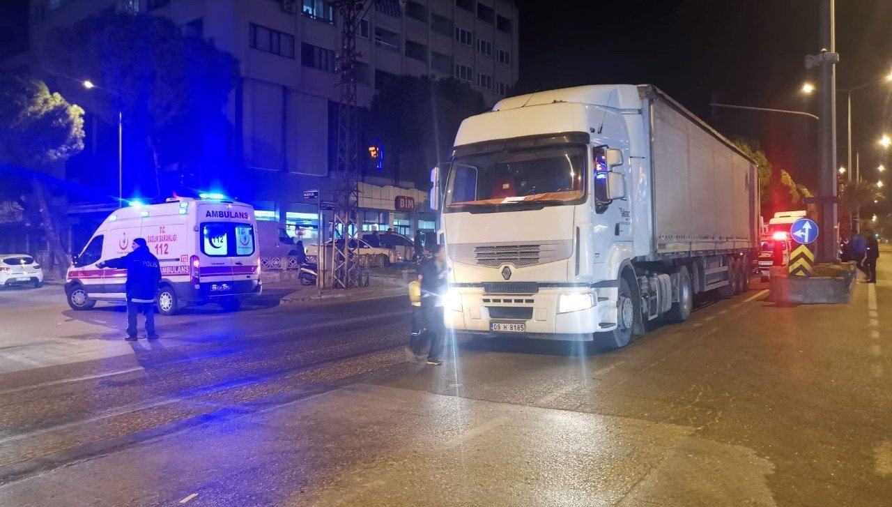 Yolun karşısına geçerken TIR çarpan kadın öldü