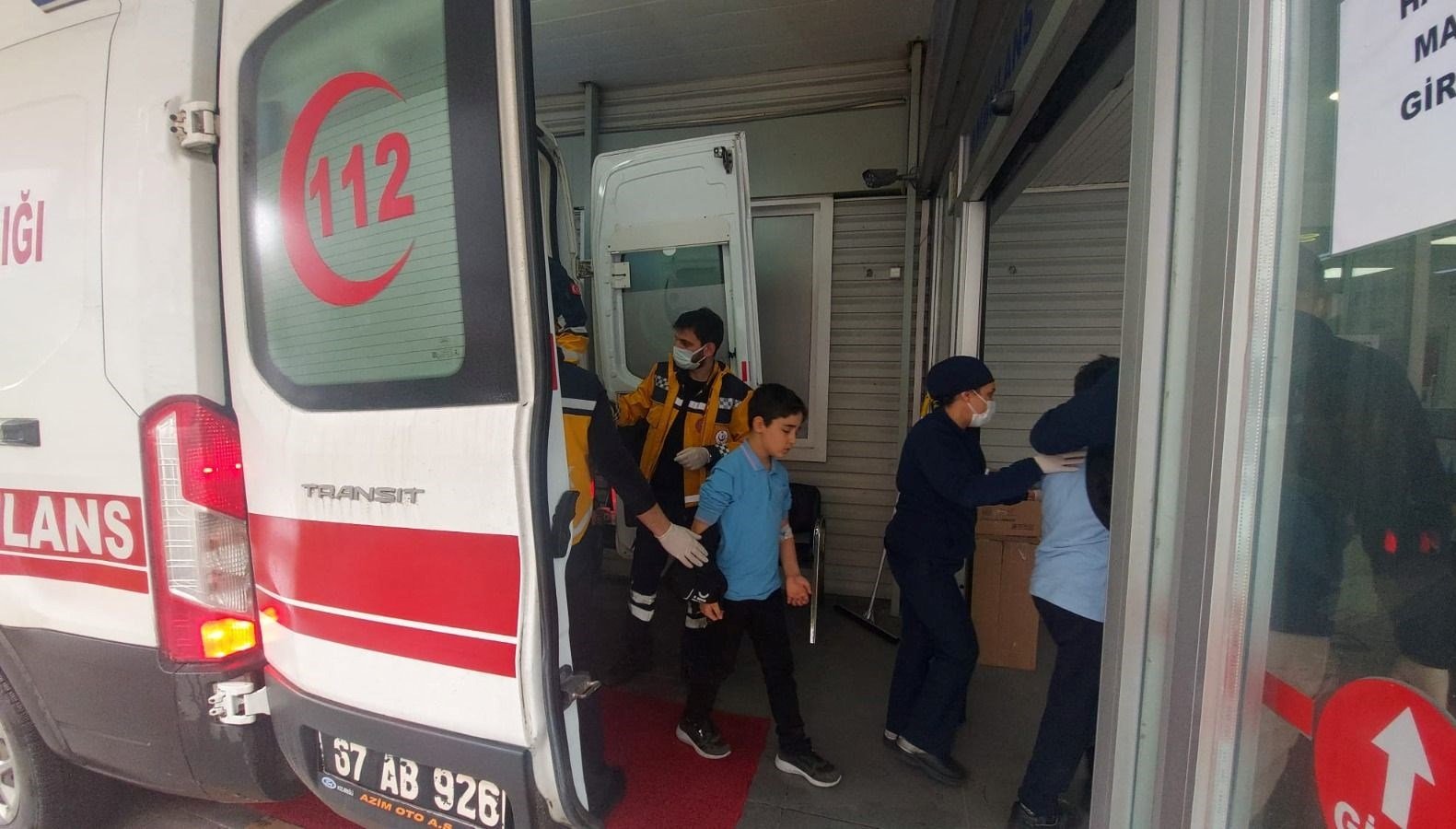 Zonguldak’ta 16 öğrenci zehirlenme şüphesiyle hastaneye kaldırıldı