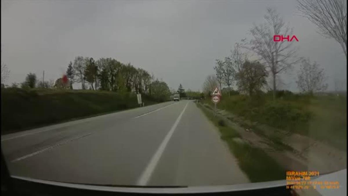 2 KİŞİNİN ÖLDÜĞÜ KAZA ARAÇ KAMERASINA YANSIDI