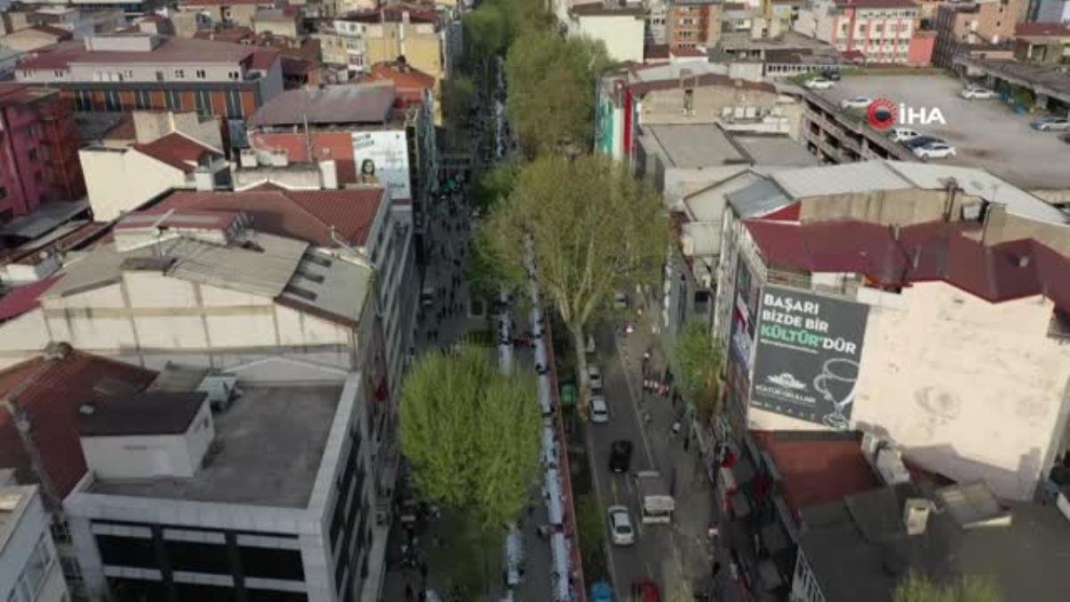 3 kilometrelik iftar sofrası: 11 bin kişi aynı iftar sofrasında buluştu