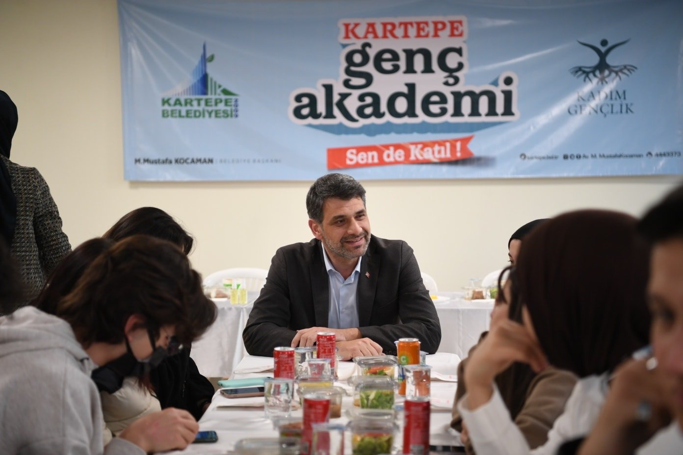 BAŞKAN KOCAMAN KADİMLİ GENÇLERLE İFTAR YAPTI