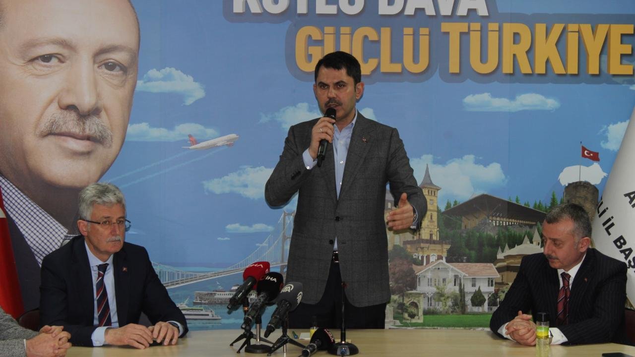 Bakan Kurum, Kocaeli’ndeki iftarda vatandaşlarla buluştu