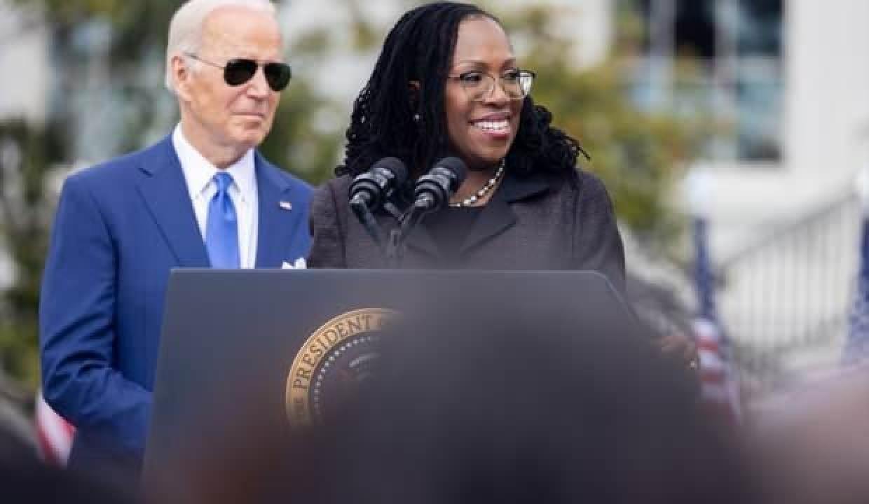 Biden, ilk siyahi yargıcı Jackson’u Beyaz Saray’da ağırladı