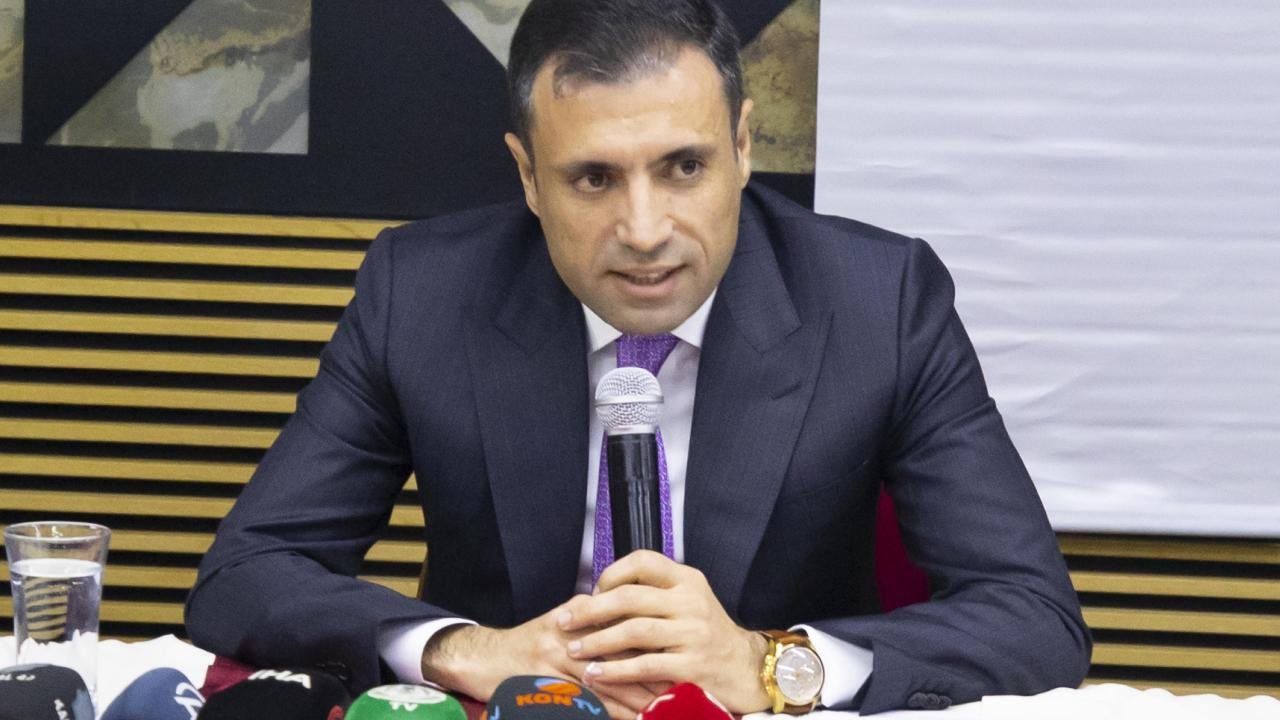 Fatih Özgökçen: Rizespor maçında ofsayt çizgisi niye çizilmedi anlayamadım