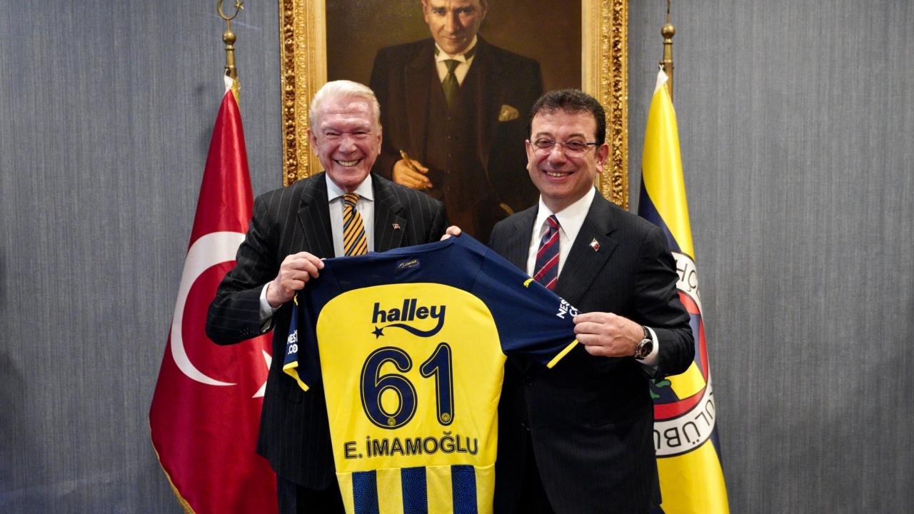 Fenerbahçeli taraftarlardan Uğur Dündar’a tepki!