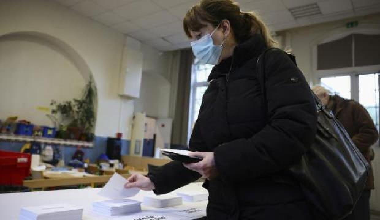 Fransa sandık başında: Macron ve Le Pen yarışıyor