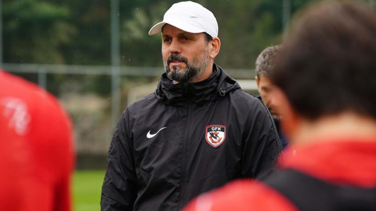 Futbolcular ayaklandı! ‘Erol Bulut kalırsa biz gideriz’