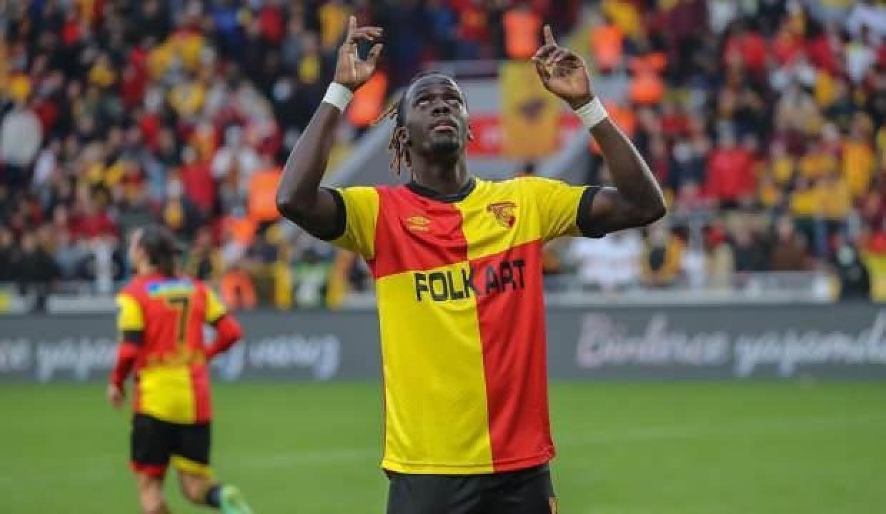 Göztepe’ye Ndiaye için resmi teklif geldi