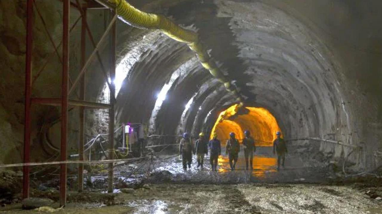 Hindistan,  Ladakh’a dünyanın en yüksek tünelini inşa edecek