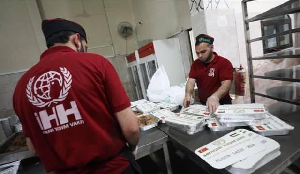 İHH’dan Gazze’deki ihtiyaç sahiplerine iftar yemeği