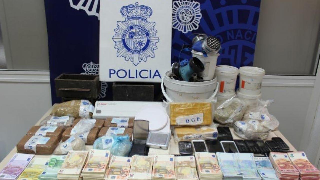 İspanya’da büyük operasyon: 2 ton 900 kg kokain ele geçirildi