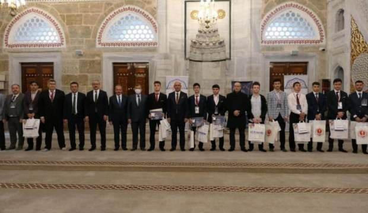 İzmit Anadolu İmam Hatip Lisesi’nden büyük başarı!