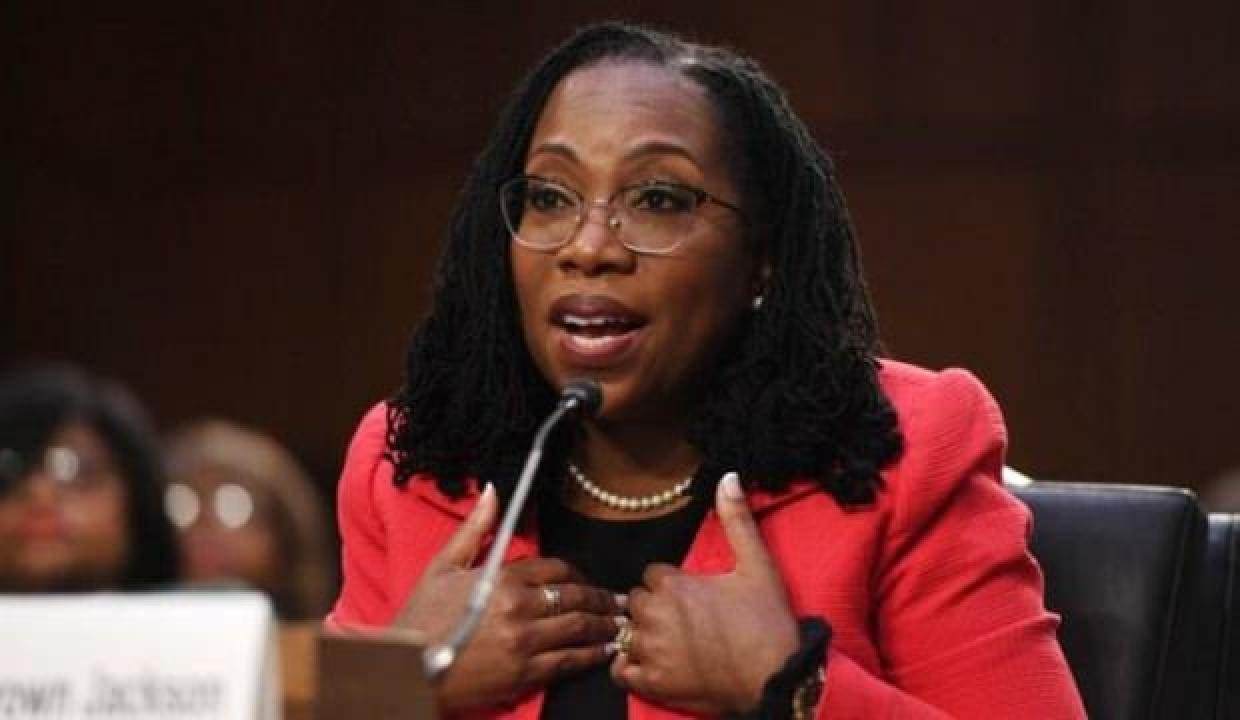 Jackson, ABD tarihinin ilk siyahi kadın Yüksek Mahkeme yargıcı oldu